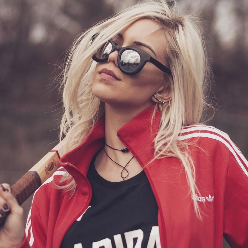 Gafas de sol extragrandes con montura indie y lentes espejadas 9983