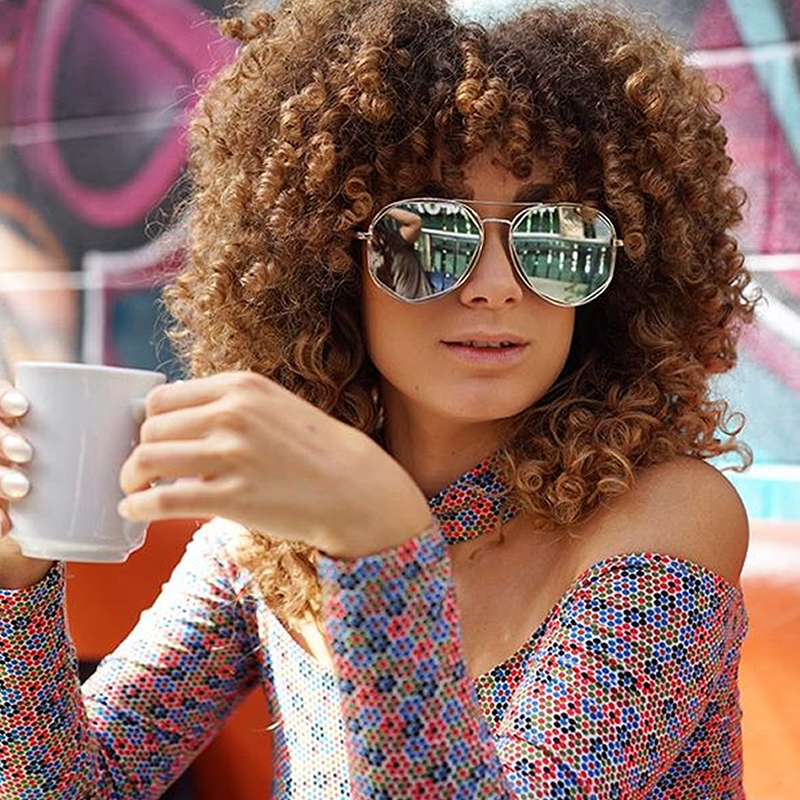 Gafas de sol de aviador con lentes espejadas hexagonales geométricas A827