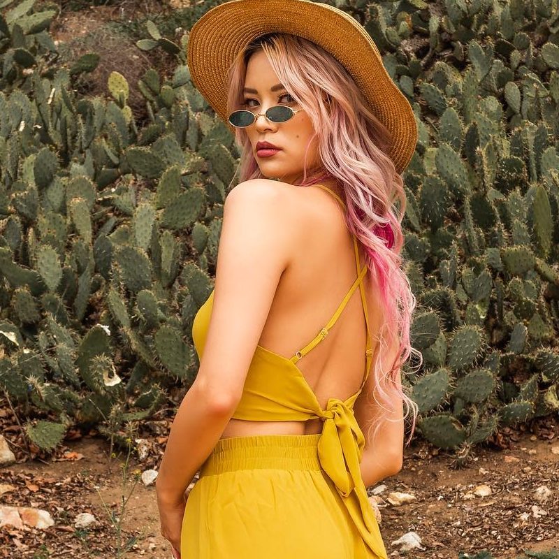 Pequeñas gafas de sol retro de los años 90 con lentes espejadas de metal ovaladas C594