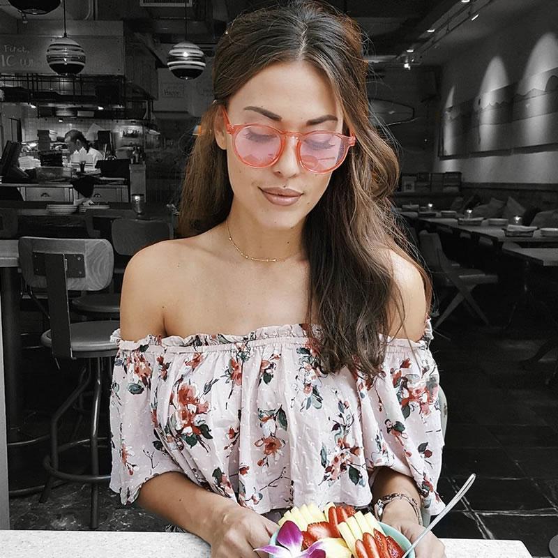 Gafas de sol redondas con lentes teñidas en tono de color translúcido para fiesta festiva C374