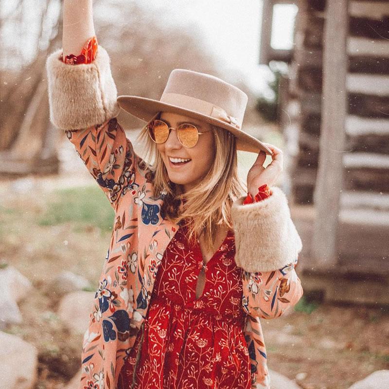Gafas de sol redondas con lentes planas espejadas y marco de metal delgado retro C133