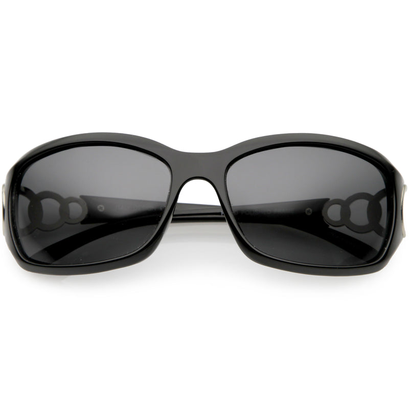 Gafas de sol rectangulares con lentes polarizadas y detalles de cadena de metal de gran tamaño C784