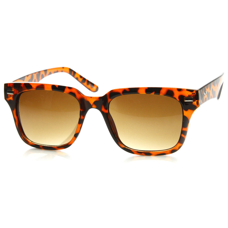 Gafas de sol con borde de cuernos inspiradas en la era vintage 8887