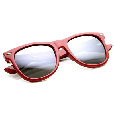 Gafas de sol retro con borde de cuerno y lentes espejadas grandes 9155