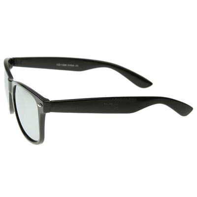 Gafas de sol clásicas retro con montura de cuerno y lentes espejadas 8508