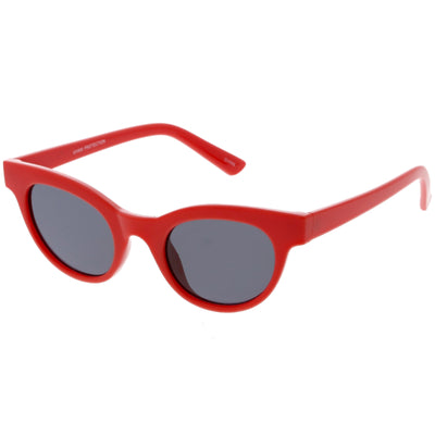 Gafas de sol retro con lentes planas estrechas y ojo de gato con borde de cuernos para mujer C514