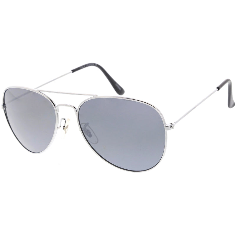 Gafas de sol estilo aviador con lentes de espejo plateado y metal clásico C781