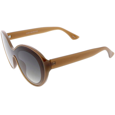 Elegantes gafas de sol ovaladas con lentes de color neutro y escudo retro de gran tamaño D067