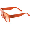 Elegantes gafas de sol de gran tamaño con lentes cuadradas tintadas y protección superior plana D097
