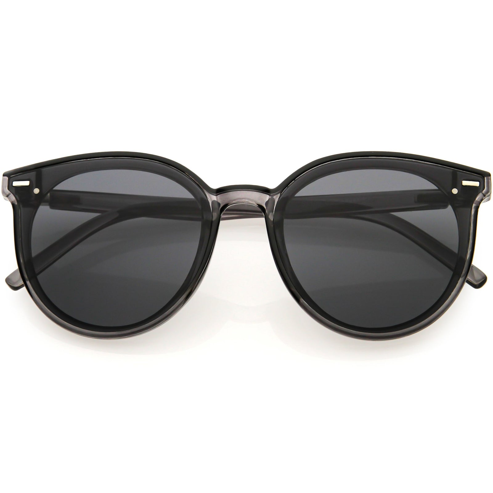 Gafas de sol estilo ojo de gato con montura de cuerno y lentes de color neutro con clase D117